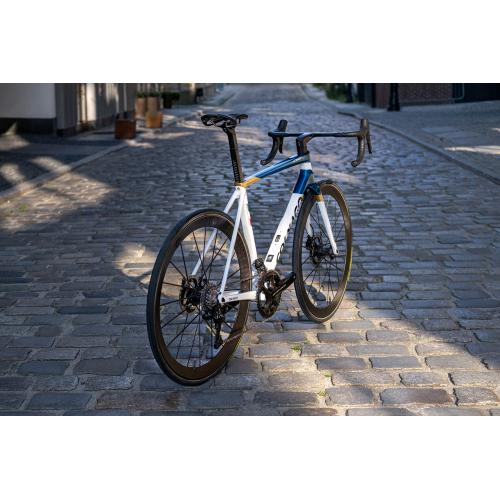 COLNAGO C68 DISC