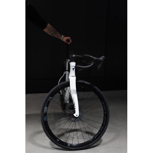 PINARELLO F5 SHIMANO 105 Di2 FURIOUS WHITE